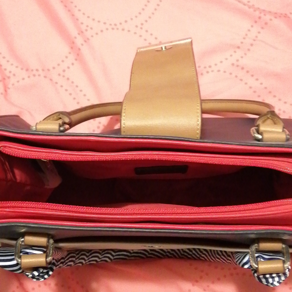 Purse - Picture 3 of 4